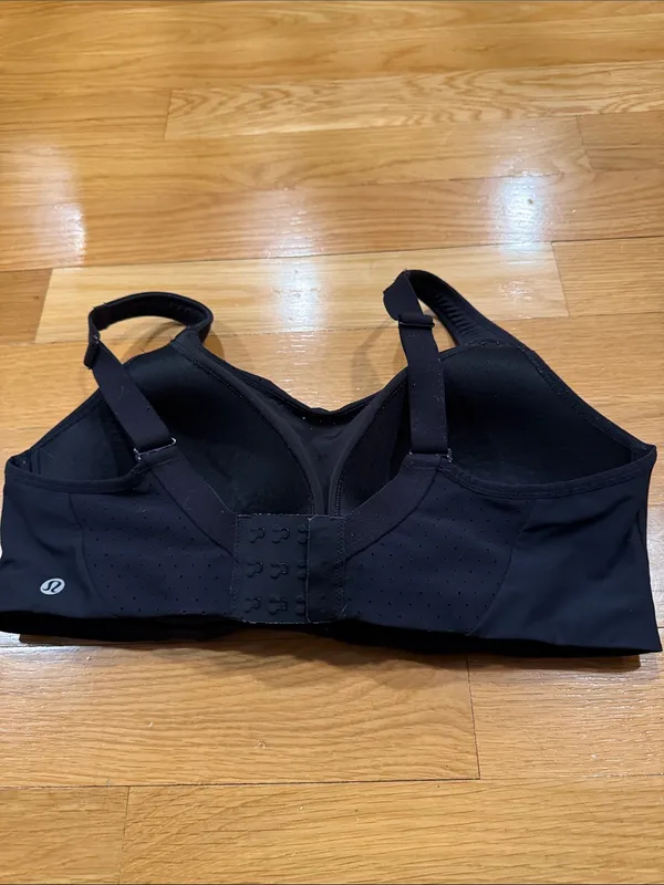 Lululemon run time high support bra size 38D. - Image 3