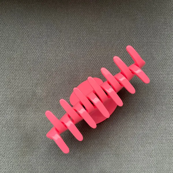 Alo Yoga 90's Claw Clip Neon Bubblegum - Image 4