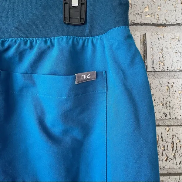FIGS Limited Edition Maua Scrub Jogger Pants in Alps Blue Size Medium - Image 5