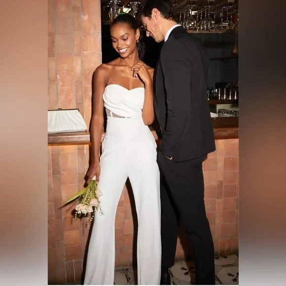 NEW Lulus Surely Stunning Ivory Strapless Bustier Jumpsuit Sz Medium - Image 8