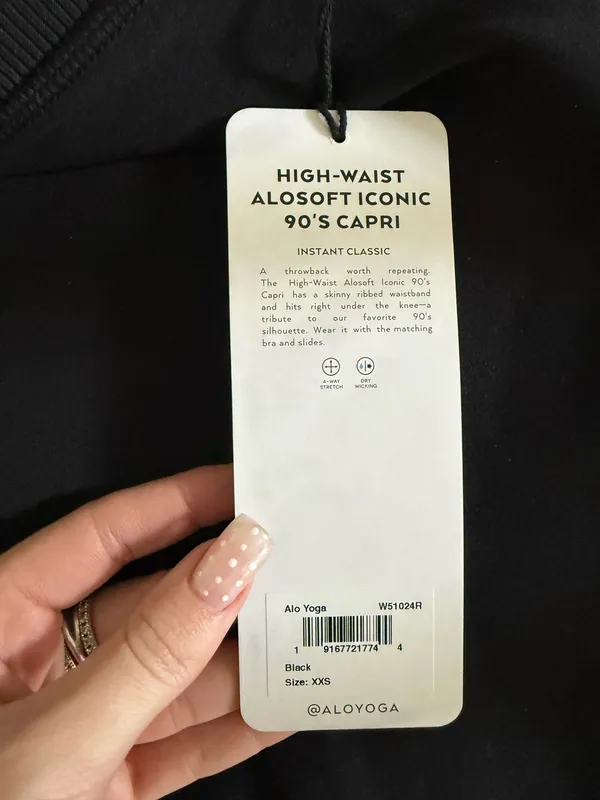 Alo 90s Iconic Yoga Alosoft High-Waisted Capri - Image 4