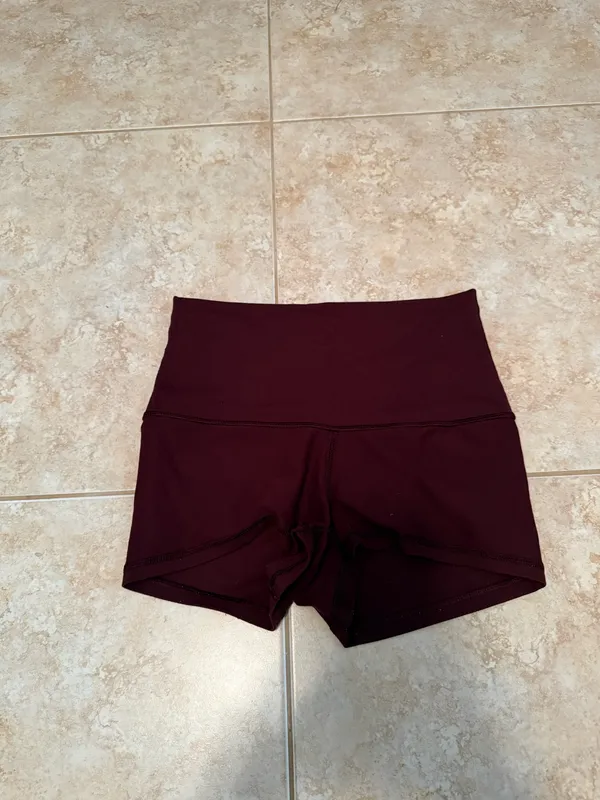 Lululemon Shorts Reversible 3" - Image 4