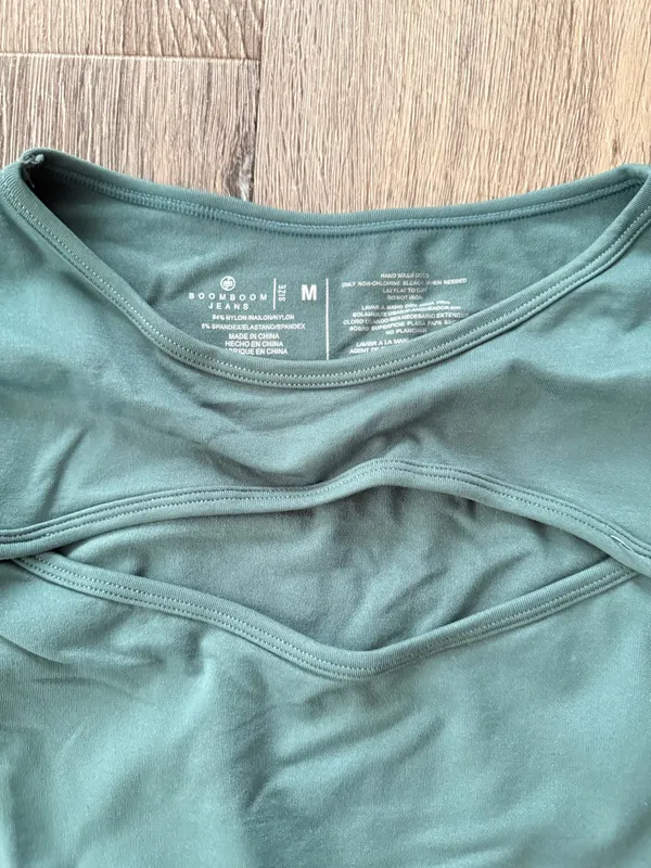 Workout top Green Size M - Image 3