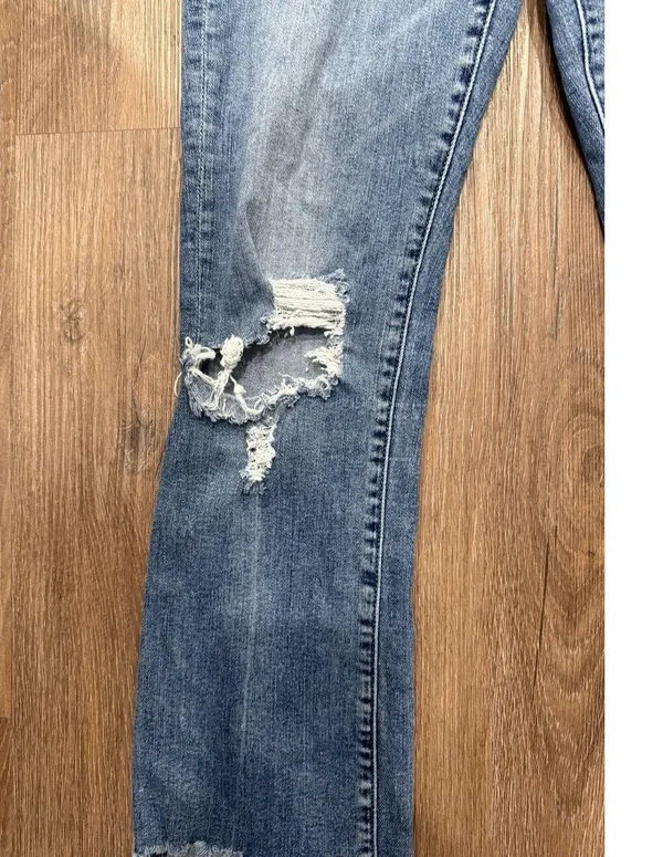 Mother The Insider Crop Step Chew in Dancing on Coals Distressed Blue Jeans Sz26 - Image 5