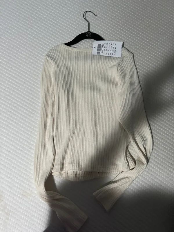 Brandy Melville long sleeve top - Image 2