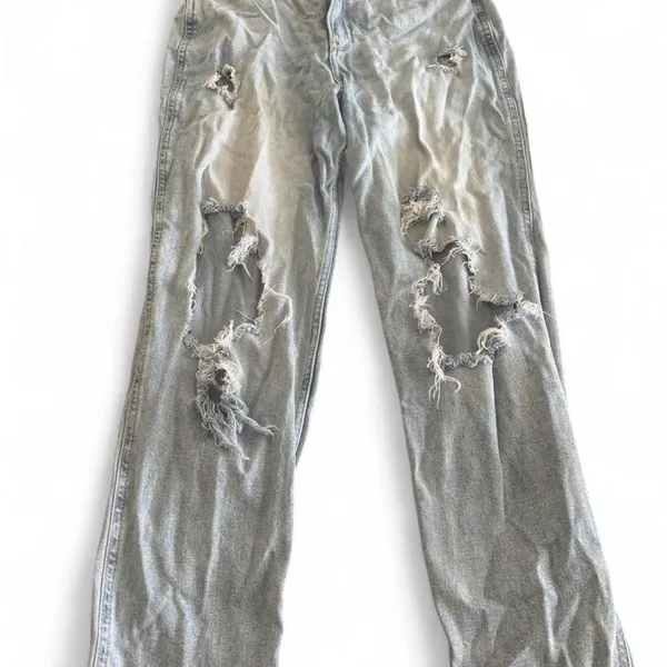 Hollister Ultra High-Rise Mom Jeans Light Wash Distressed Ripped Size 9R 29 - Image 2