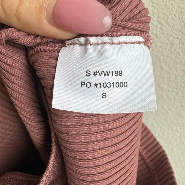 Vuori Rib Crop Top Pink Marsala Athletic Workout Gym Tank Strappy Size Small - Image 4