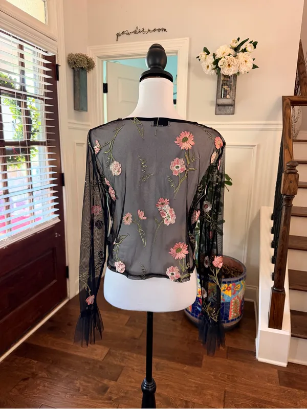 Ten Sixty Sherman NWOT Sheer Black Floral Embroidered Crop Top - Image 3
