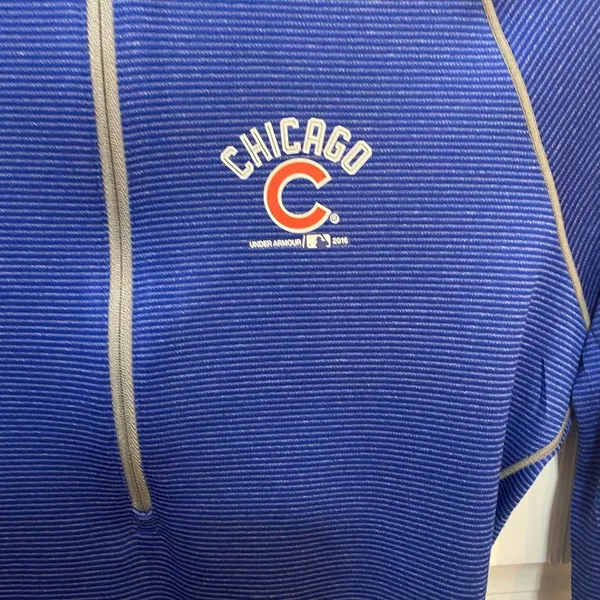 Under Armour Chicago Cubs Blue fitted half-zip long sleeve - Image 3