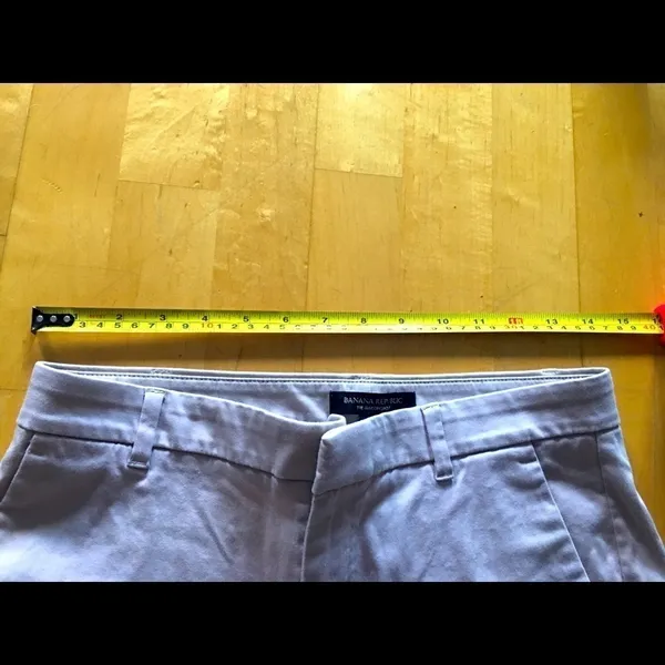 Banana Republic Khaki Tan Mid Rise Shorts Size 0 4 Inch Inseam - Image 4