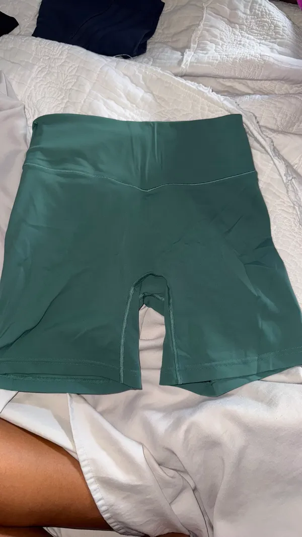 Green tiger tom biker shorts Size M - Image 2
