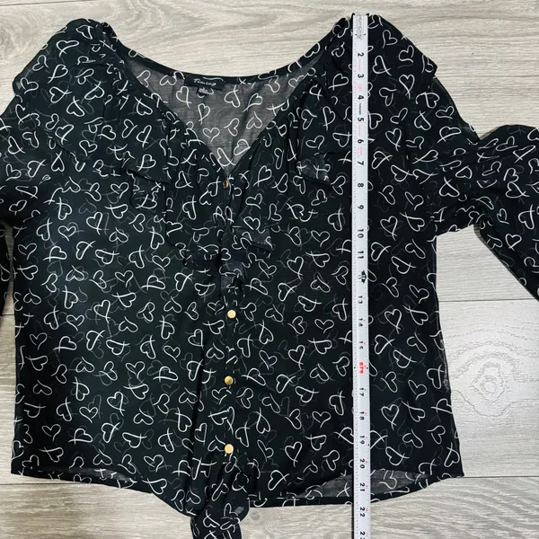Timing Black Sheer Heart Print Ruffle Tie Front Blouse Top Women Sz L‎ Celestial - Image 10