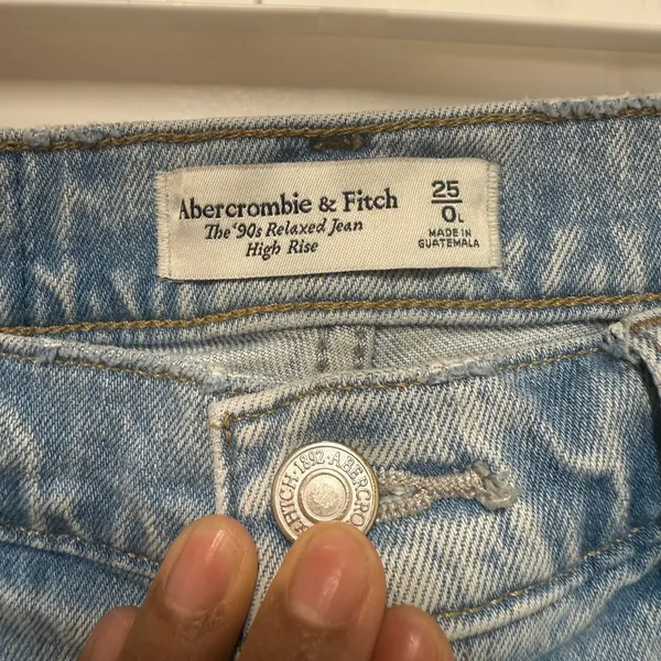 Abercrombie & Fitch The 90’s Relaxed Jean High Rise Blue Light Wash Size 25 Long - Image 4