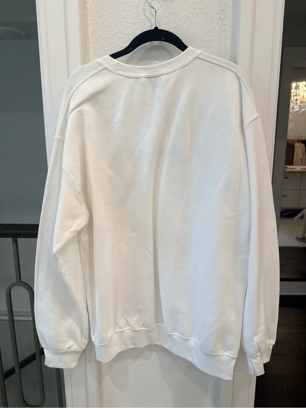 Gildan White “In My Mom Era” Embroidered Crewneck Sweatshirt Large NWT - Image 5