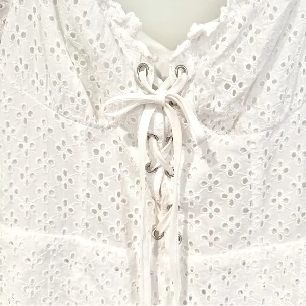 Missguided Eyelet Shorts Romper Women's 6 White‎ Back Zip Fully Lined Tie Front - Image 4