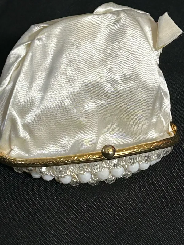 Handcrafted White Beaded Coin Purse with Gold Frame - Image 6