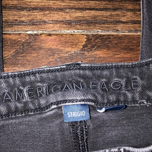 AMERICAN EAGLE Mom Jean in black size 4 regular - Image 4