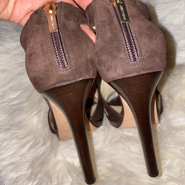 🎉HP🎉 JIMMY CHOO Seashell & Beaded Heels SZ 9 - Image 8