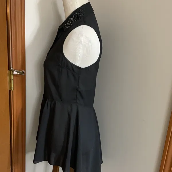 Guess sheer sleeveless blouse sequined collar - Image 6