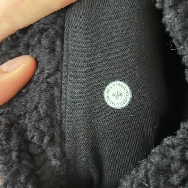 Lululemon 14 Collarless Textured Fleece Full Zip in Black - Image 8