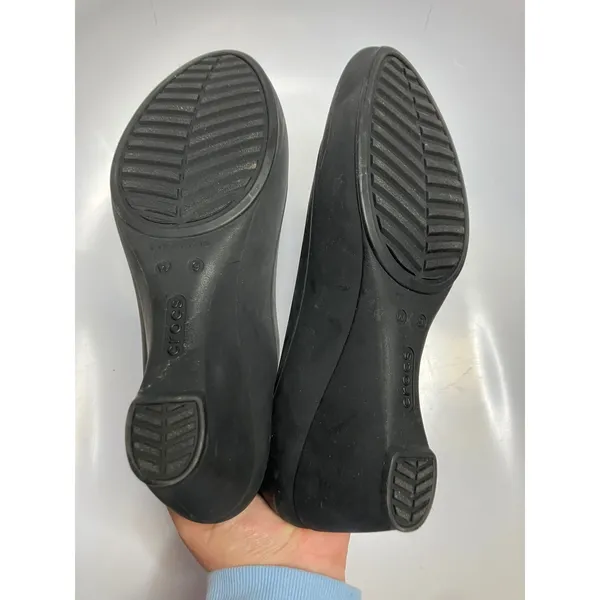 Crocs matte black Lina wedge pumps women's size‎ 9 business casual basics Eva - Image 6