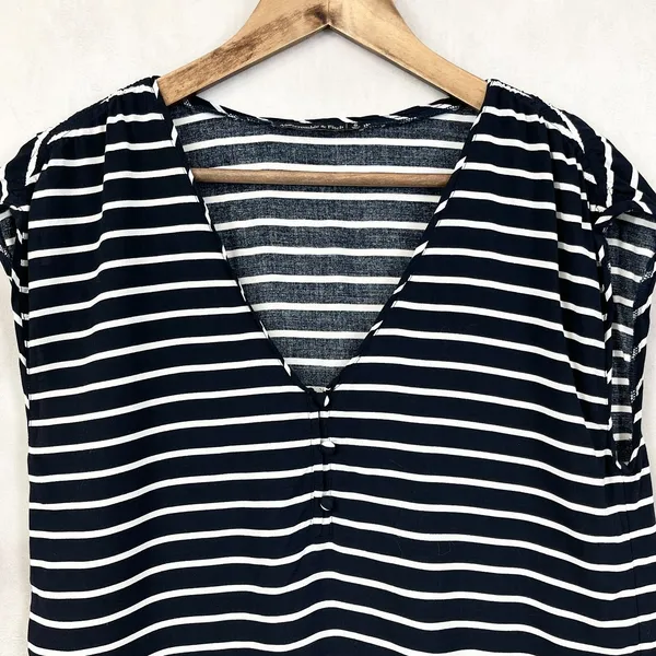 Abercrombie Womens Stripe V-Neck Blouse Top S Navy White Nautical Coastal Preppy - Image 2