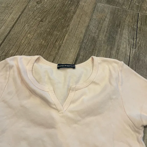 Brandy Melville cropped tee - Image 3