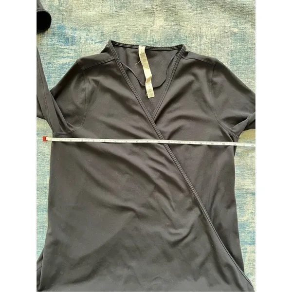 Lululemon Black Full Freedom Long Sleeve Wrap Top Size 8 - Image 6