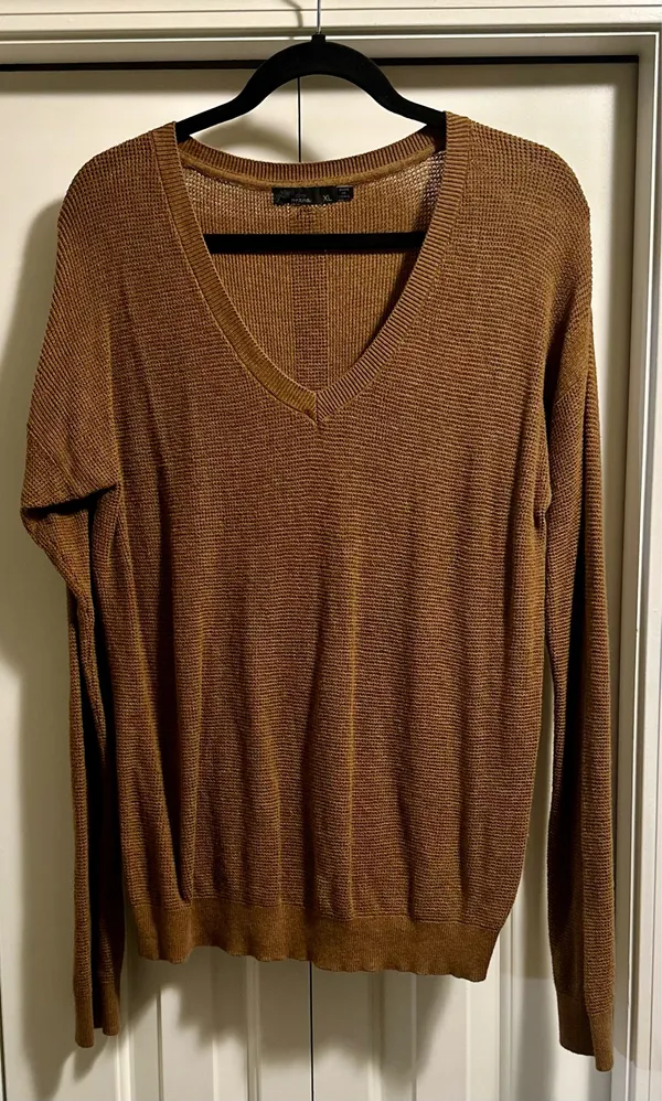 prAna Women’s Long Sleeve Golden V-neck Sweater Size XL - Image 3