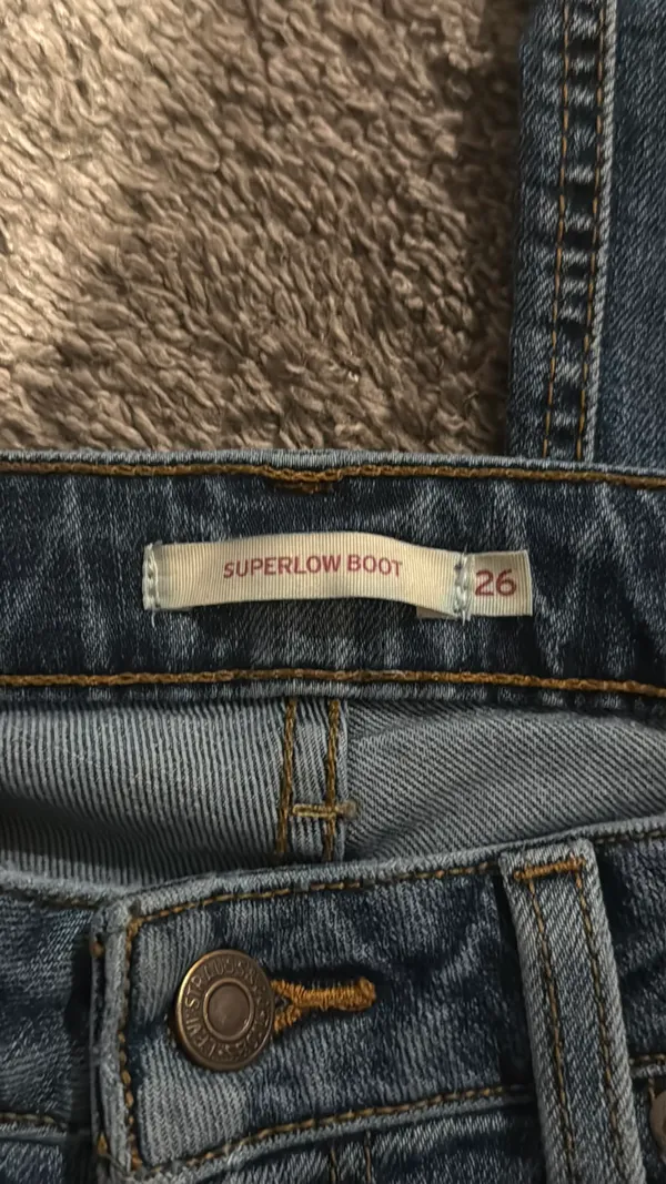 Levi’s Low-Rise Bootcut Jeans - Image 3