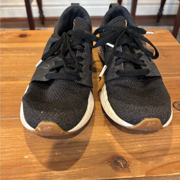 Black new balance sneakers - Image 2