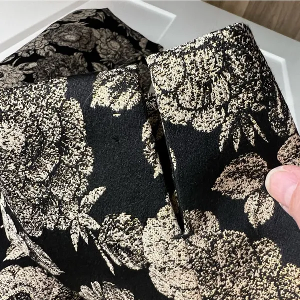 Ann Taylor Gilded Blossom Ankle Pants Black Gold Floral Lined Size 10 NWOT - Image 4