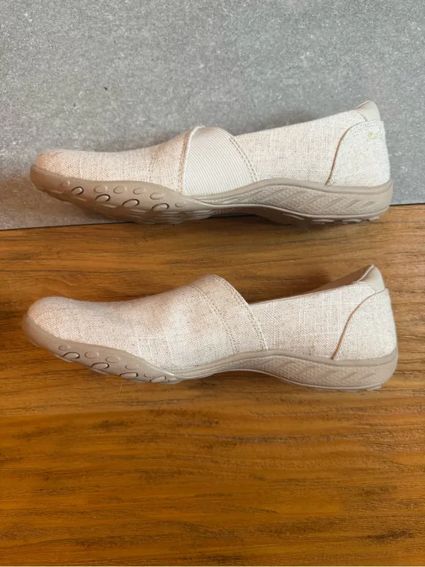 Skechers Breathe-Easy Swayful Natural Linen Slip-On Flats Size 10 - Image 3