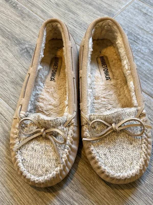 Minnetonka Women's Cally Faux Fur Slipper Cinnamon Leather Bow US 9M - Image 2
