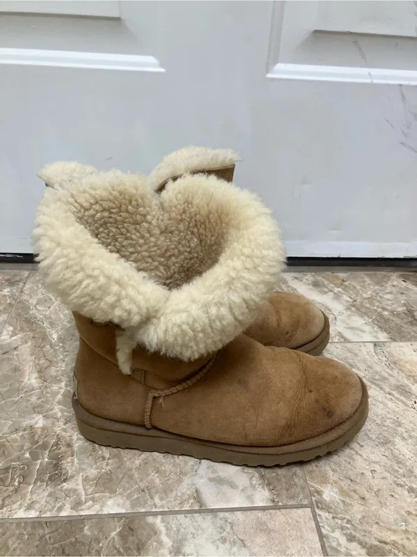 UGG Chestnut Bailey Button Boots - Image 2