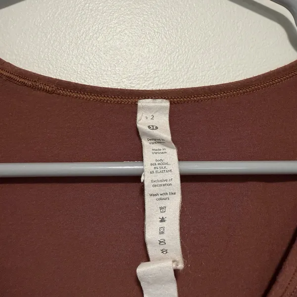 Lululemon Modal-Blend Yoga‎ Short Sleeve Shirt in Ancient Copper Size 2 - Image 4
