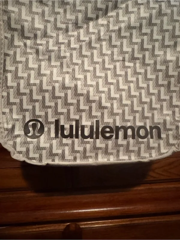 NWOT Lululemon Small Reusable Shopping Tote Gray Geometric Pattern - Image 3