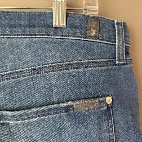 7 For All Mankind Coastal Relaxed‎ Beachy Clean Denim Cuffed Shorts Blue 32 - Image 9