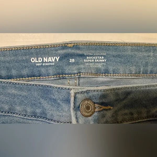 Old Navy Women’s Plus Extra Hi Rise Rockstar Super Skinny Medium Wash Jeans 28 - Image 2