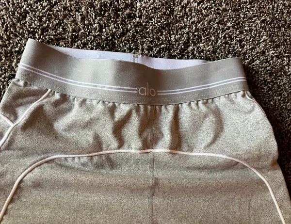 ALO Yoga Grey Set - Image 5