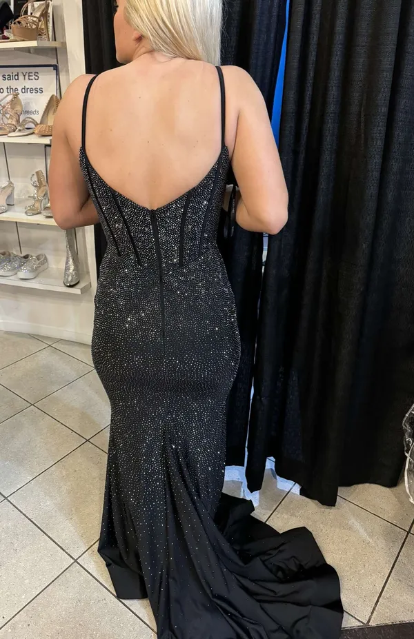 Black Gown - Image 2