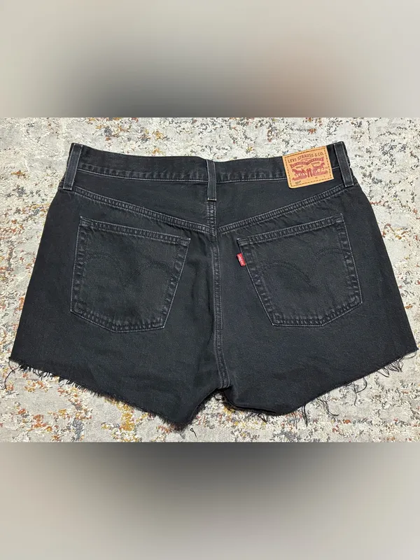 LEVI’S 501 Jean shorts size 32 black - Image 12