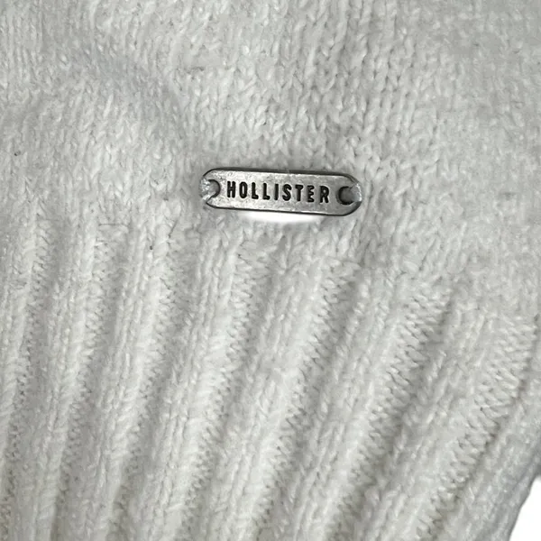 Hollister Women's White Fair Isle Cropped Crewneck Sweater - Size Small - Image 4