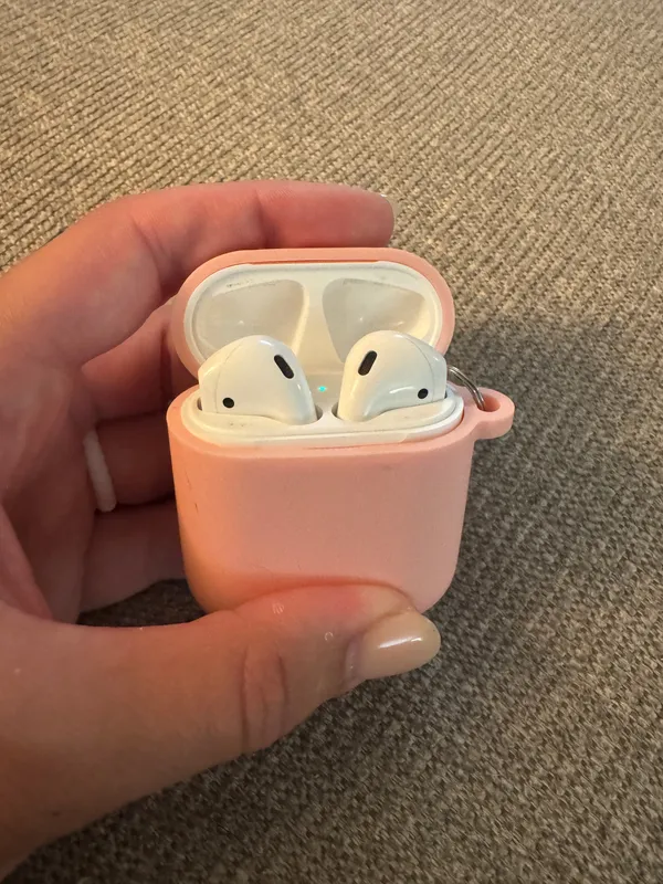 Apple AirPods 2nd Generation - Image 2