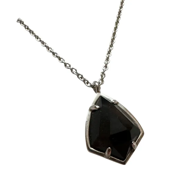 Kendra Scott Black Pendant Necklace NWOT - Image 3