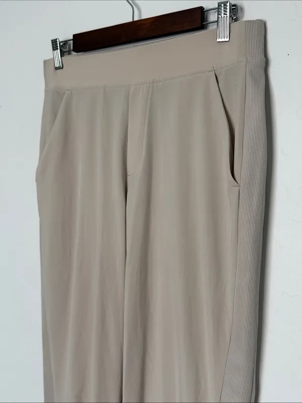 Athleta Brooklyn Ankle Pants Beige Stretch Travel Pull On Size 6 19867 - Image 2