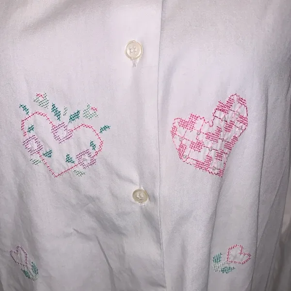 Karen Scott Cotton Rich White Button-Up Shirt Embroidered Heart Patterns Beaded - Image 4