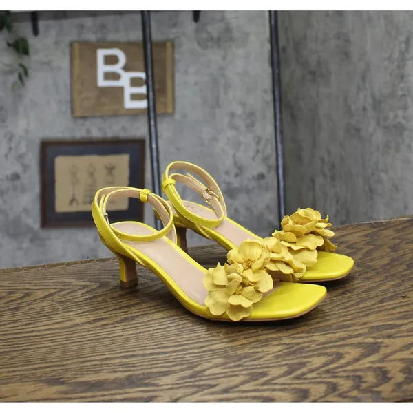 NWT New York Company Womens Gwendolyn Kitten Heel Floral Yellow 6M - Image 6
