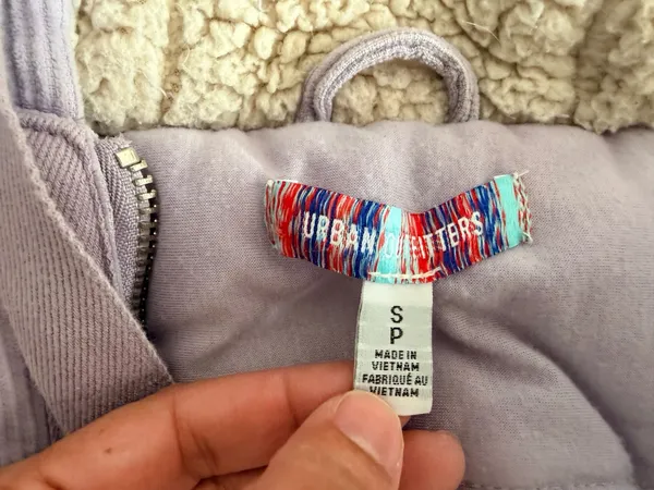 Urban Outfitters Lavender Corduroy Sherpa-Lined Hooded Jacket Size Small - Image 3