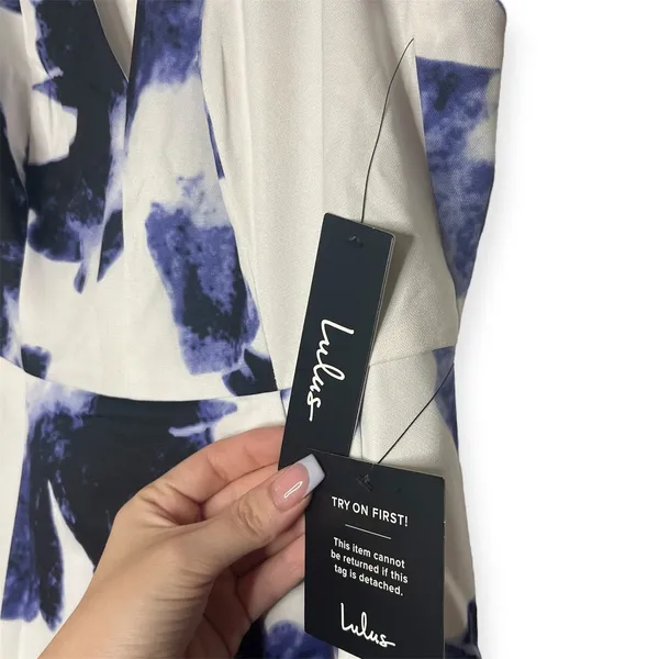 NWT Lulus White‎ Blue Floral Fit & Flare Deep V Mini Dress Resortwear Size Small - Image 6